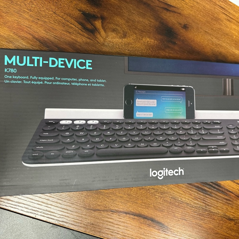 Logitech- K780 Full-size Wireless Scissor Keyboard- White